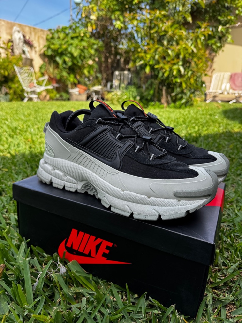 Nike Vomero Roam sneaker - black / white
(M 10 / W 11.5)